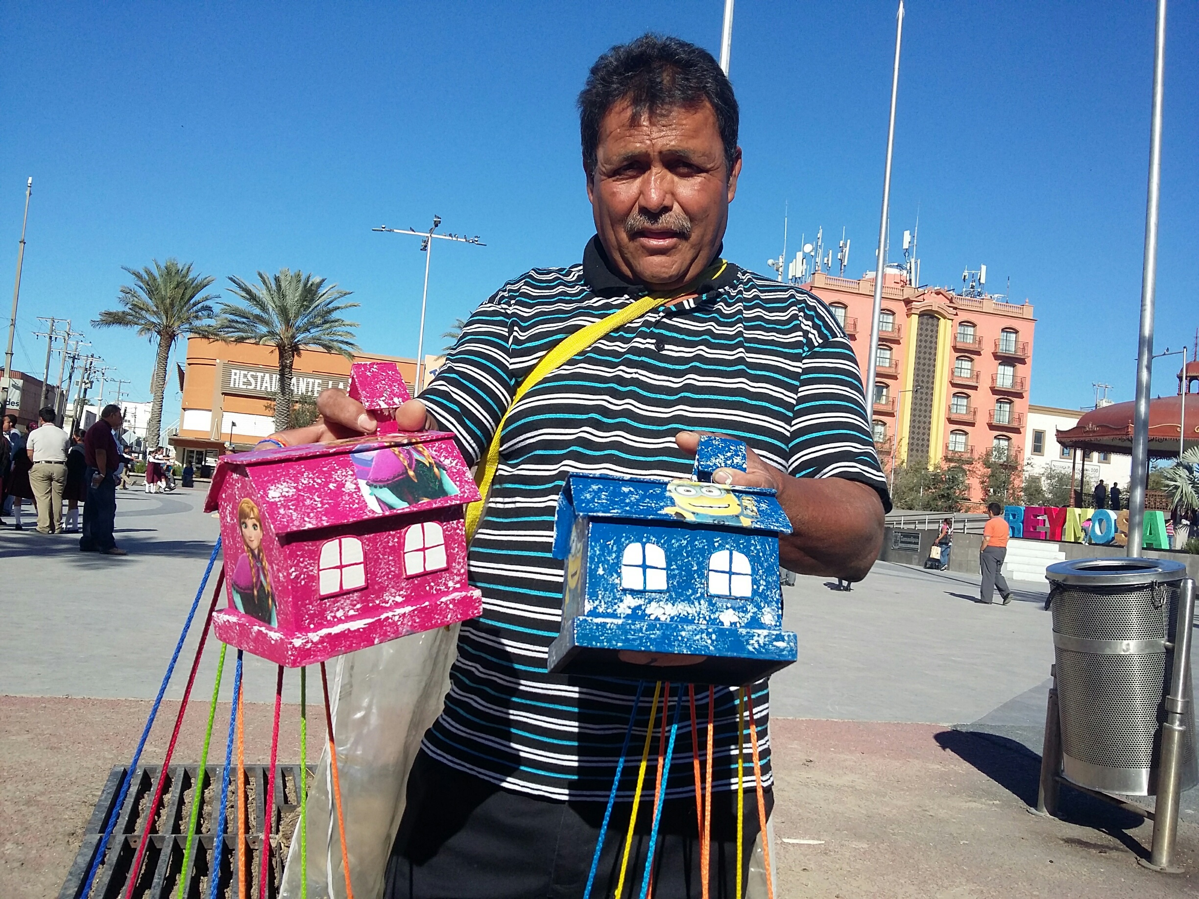 Ofrece Artesanías En El Corazón De Reynosa.