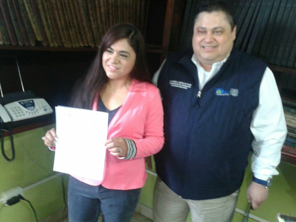 Dulce Rocha Llega A La Oficialía Tercera Del Registro Civil.