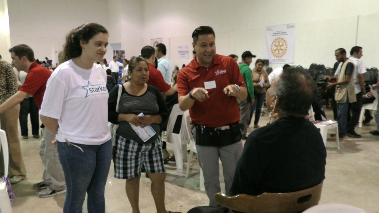 CAMBIAN LA VIDA DE PACIENTES CON PROBLEMAS AUDITIVOS.