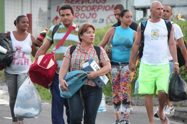 CUBANOS OPTAN POR REFUGIARSE EN NUEVO LAREDO.