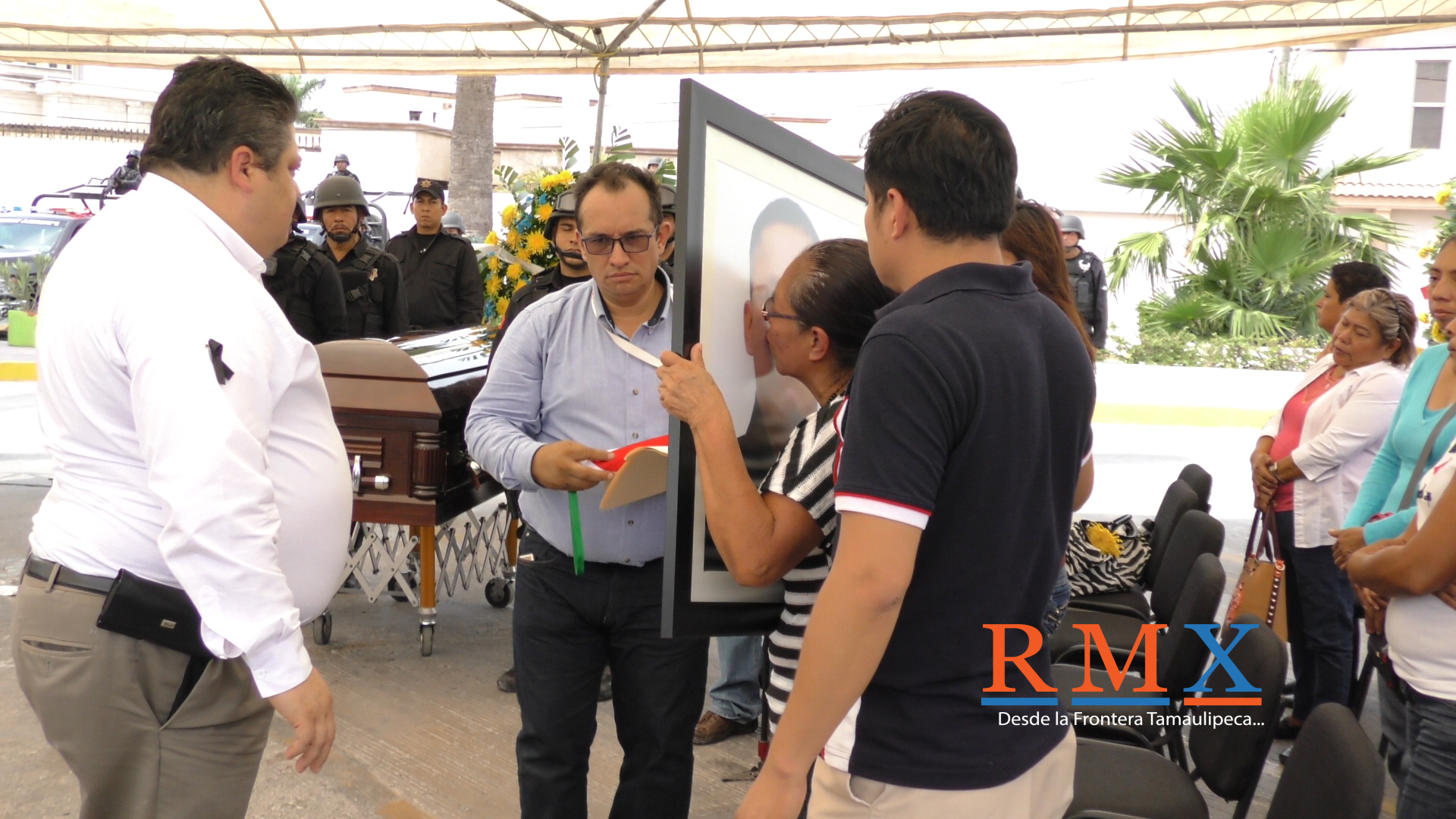 RINDEN HOMENAJE PÓSTUMO A ELEMENTO DE LA POLICÍA ESTATAL.