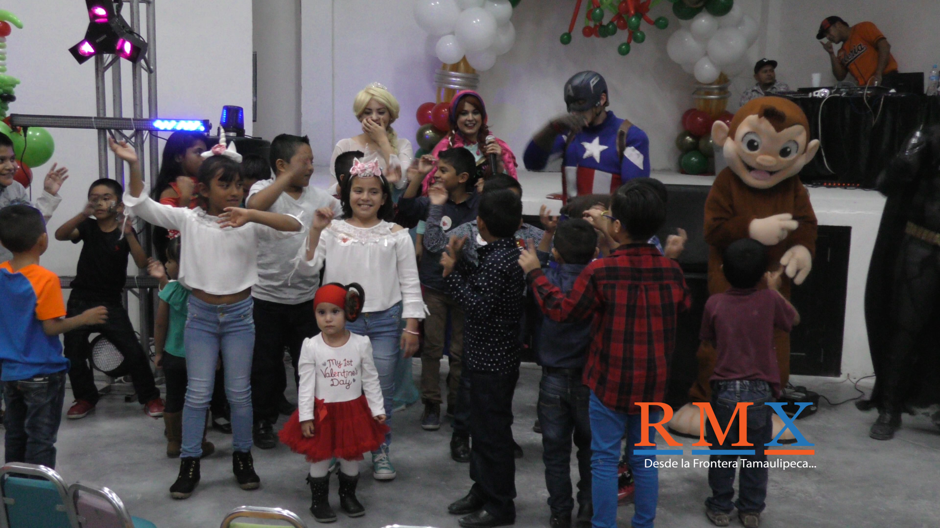 ILUMINANDO CORAZONES A NIÑOS CON CÁNCER, FESTEJA SU FIESTA NAVIDEÑA.