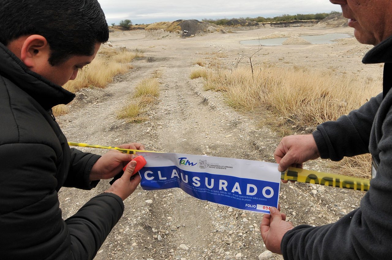 Gobierno del Estado clausura banco de material de caliche