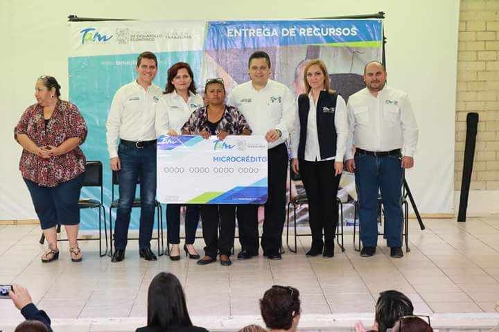 Inversión Tamaulipas entrega microcréditos en Reynosa.