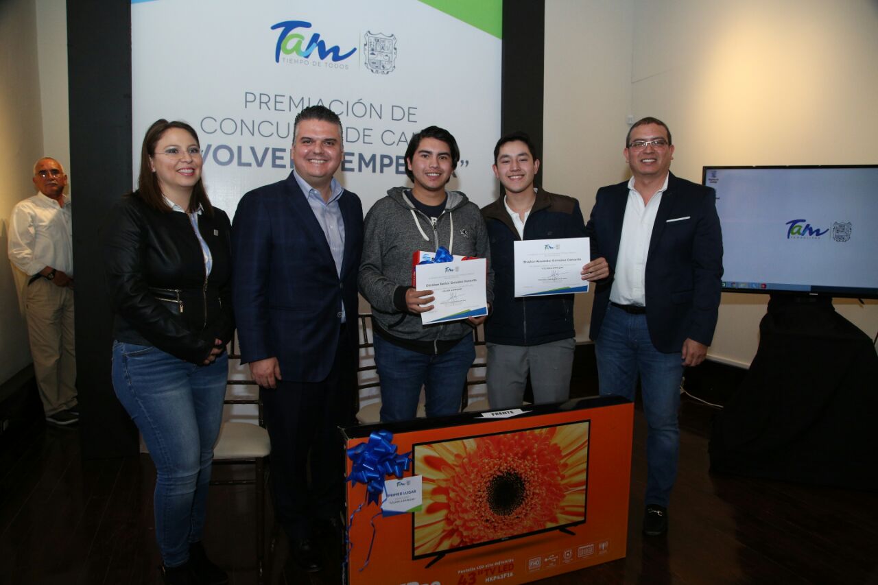 Premian a ganadores del concurso estatal de canto Volver a Empezar