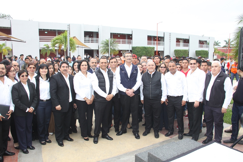 Inaugura Rector obras en la Facultad de Ingeniería de Tampico