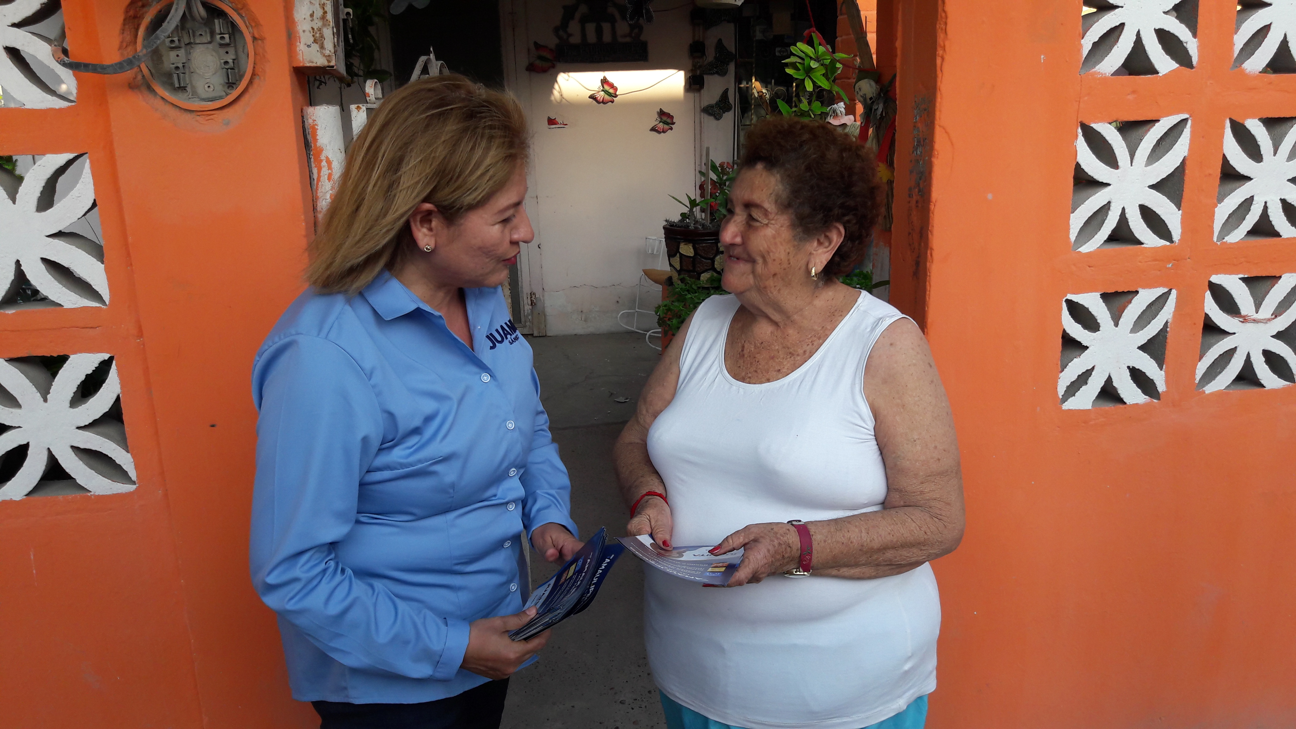 Cándidata del PAN inicia caminatas en colonias del distrito 02