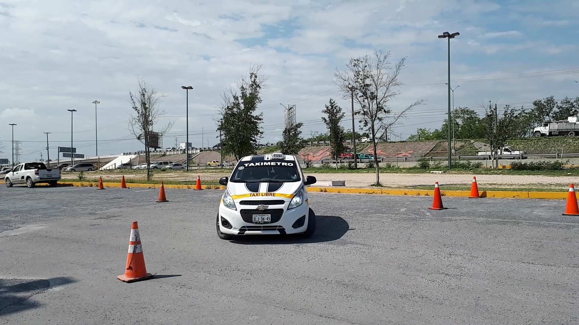 Taxistas de Reynosa reciben capacitación de manejo