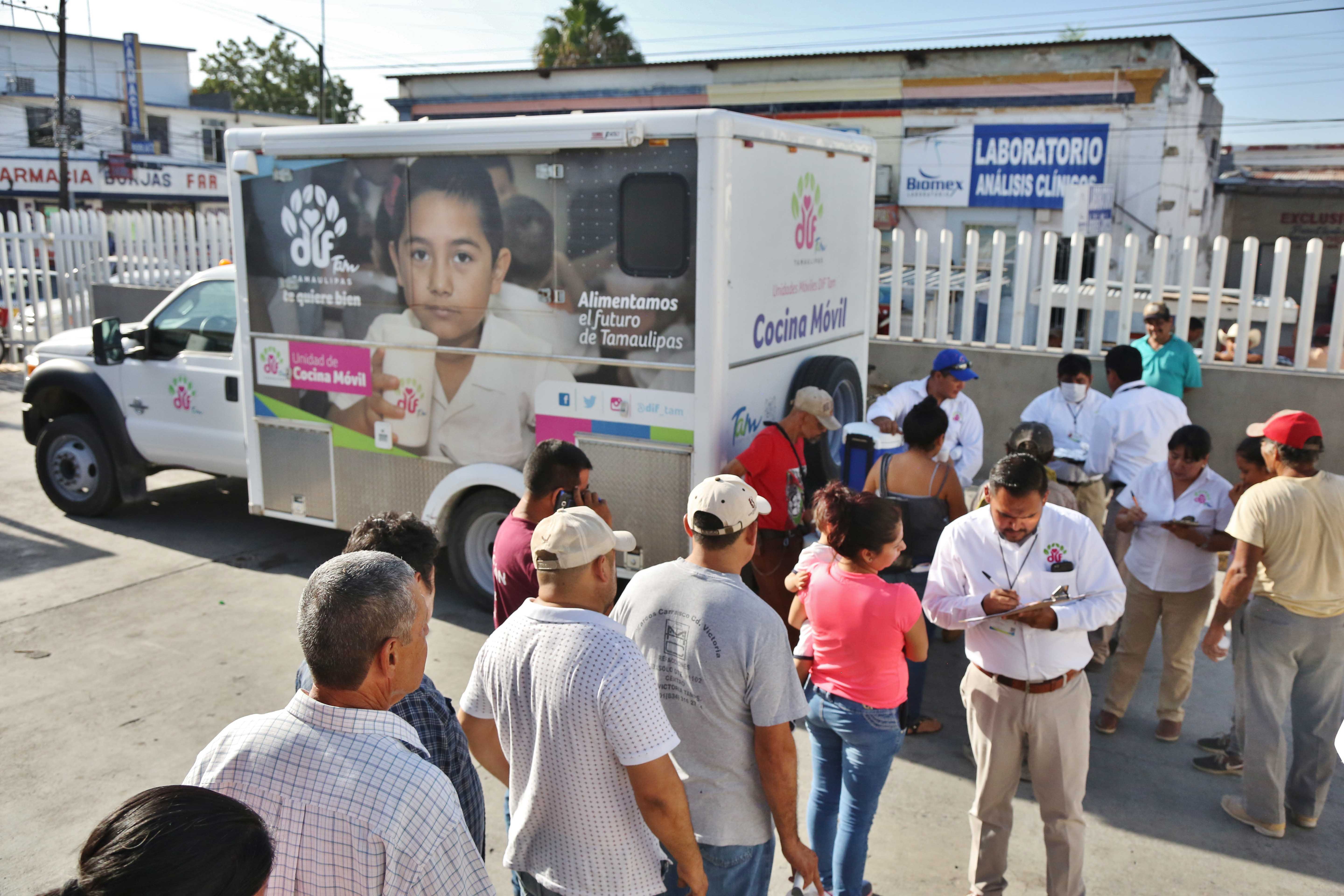 Diariamente lleva DIF Estatal alimentos a familiares de pacientes internados en hospitales de Tamaulipas