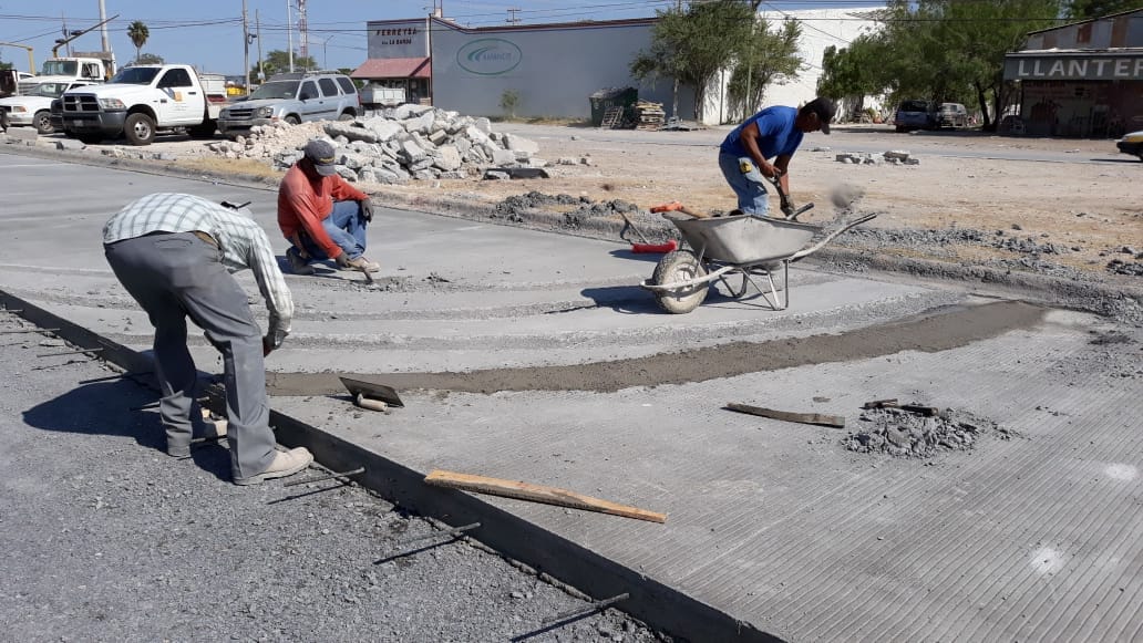 Siguen ciudadanos dañando la obra pública.