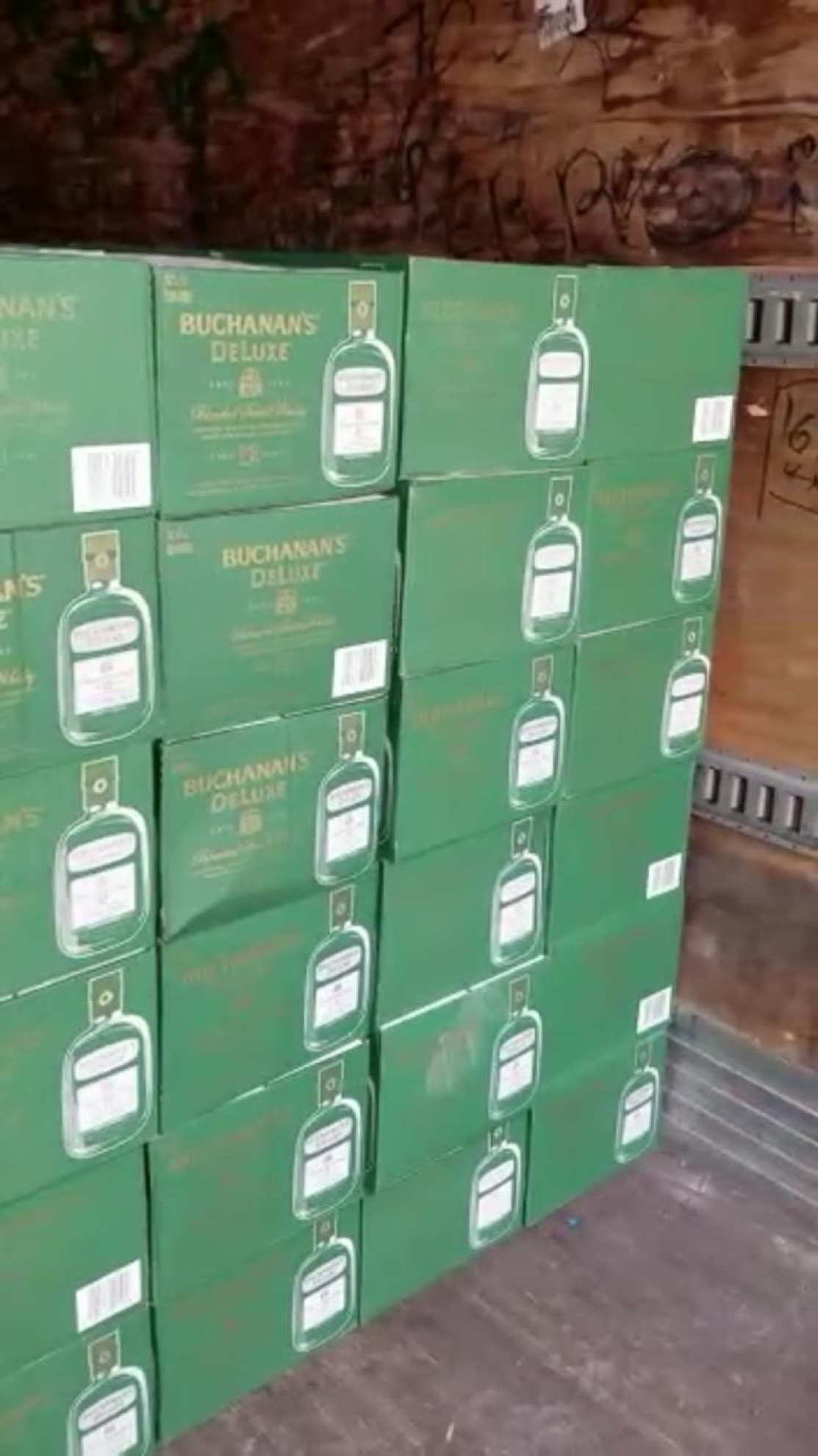 Incauta Gobierno del Estado contrabando de whisky y tabaco