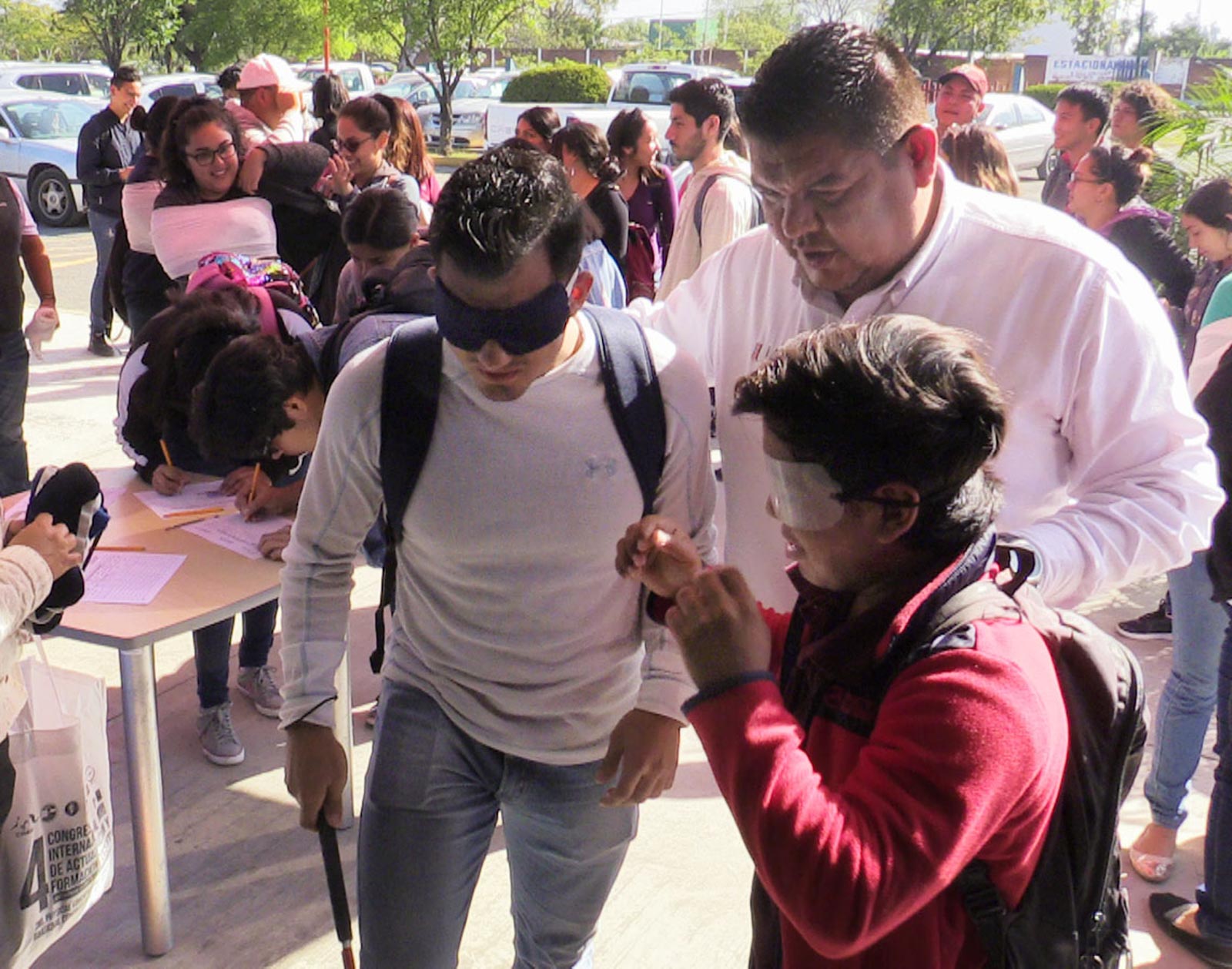 Sensibiliza UAT a estudiantes en “Te presto mis zapatos”