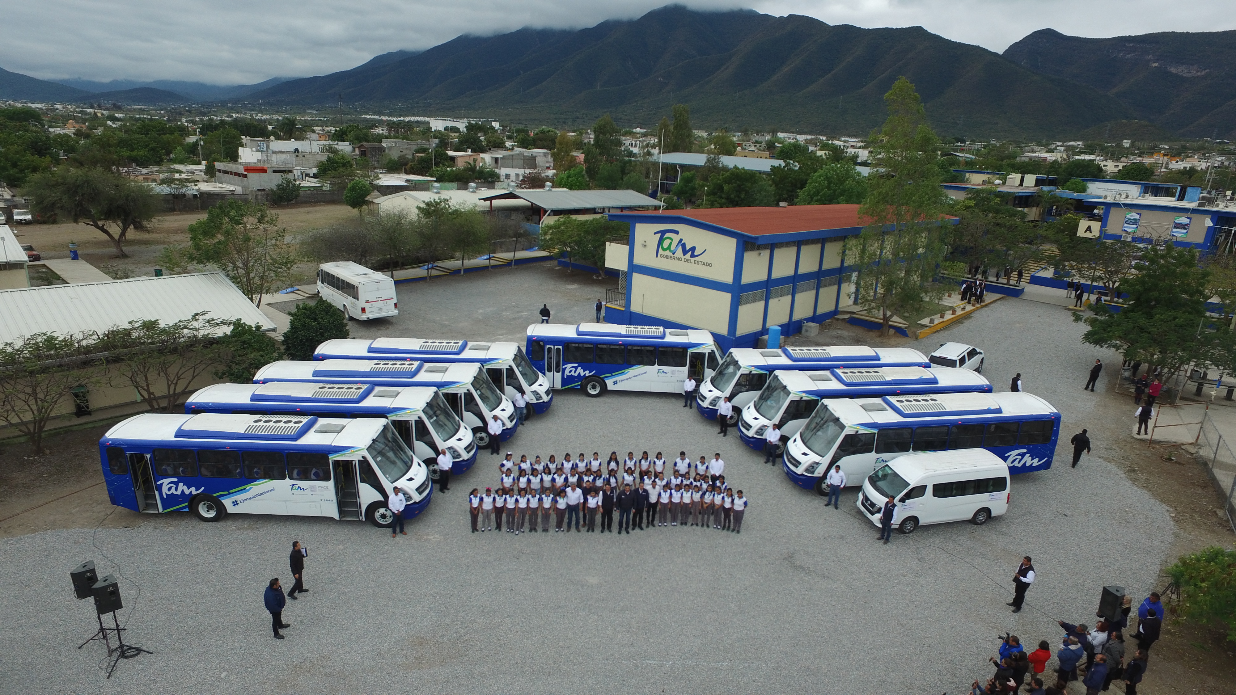 Renueva Gobierno de Tamaulipas transporte escolar del ITACE.