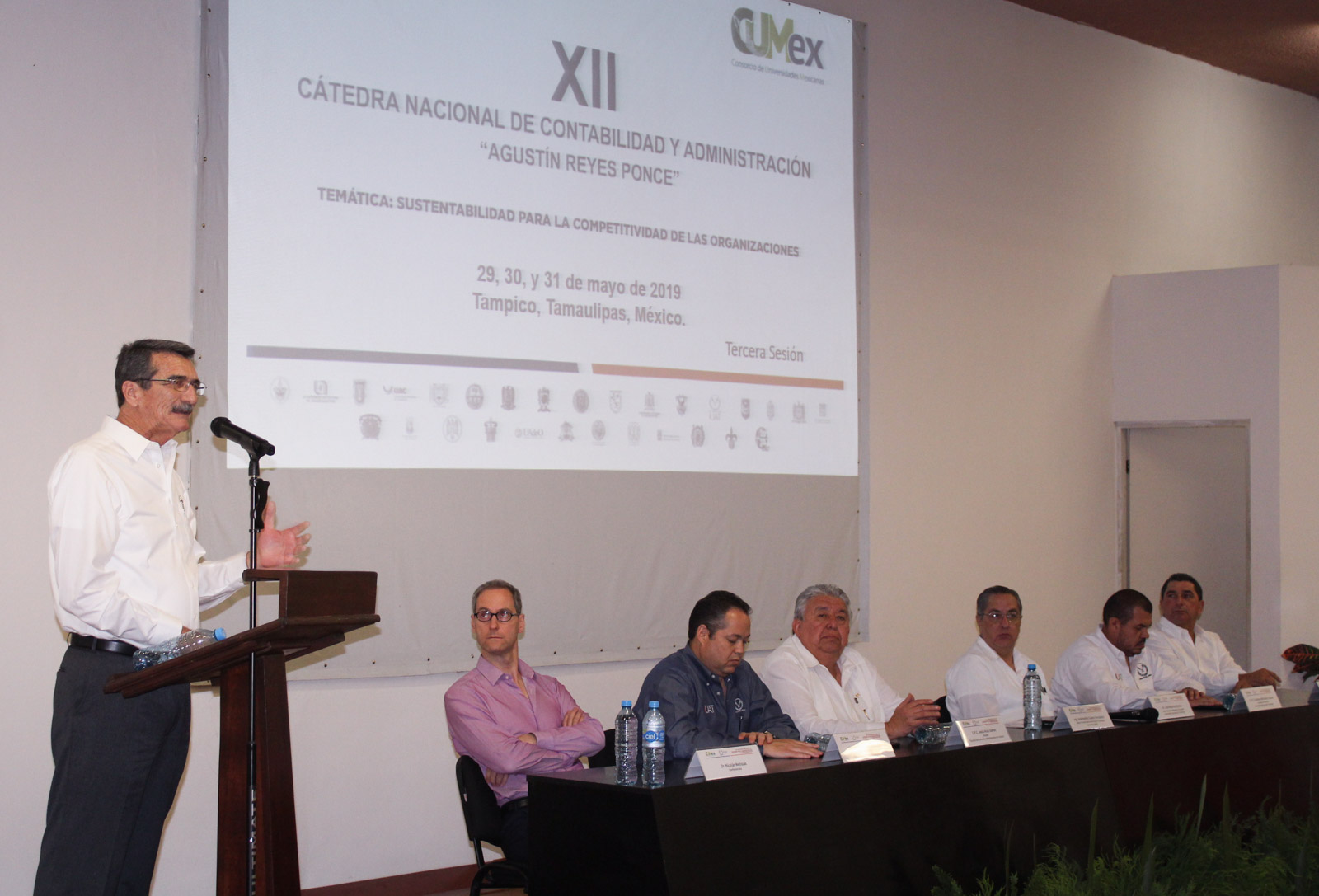 Realiza UAT cátedra nacional CUMEX en contabilidad y administración