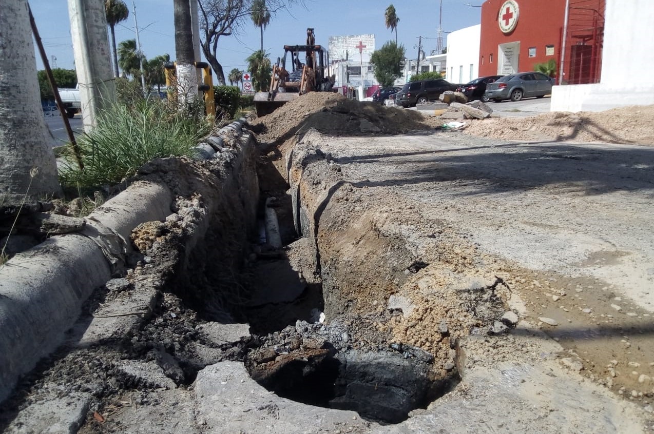 Trabaja COMAPA de Reynosa en rehabilitación de dos caídos.