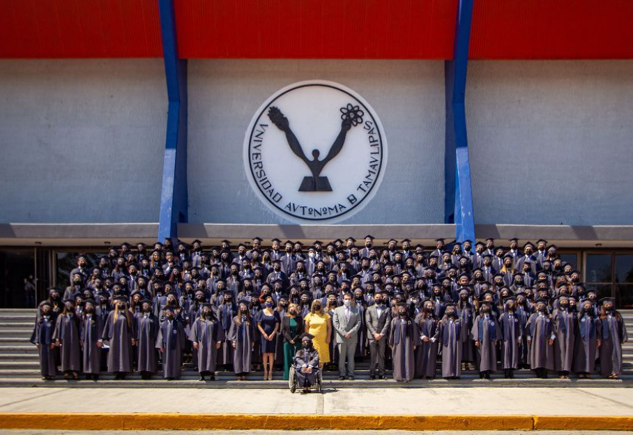 REALIZA UAT PRIMERA CEREMONIA DE GRADUACIÓN TRAS LA PANDEMIA