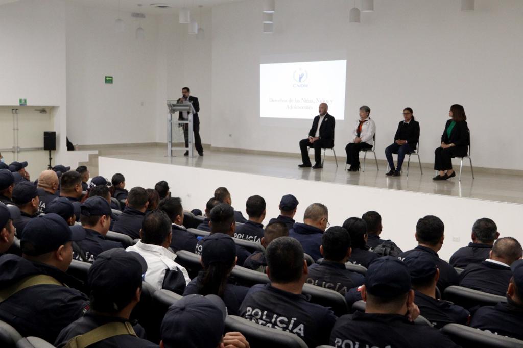 A TRAVÉS DE CONFERENCIA, LA CODHET CAPACITA AL PERSONAL DE LA SSP