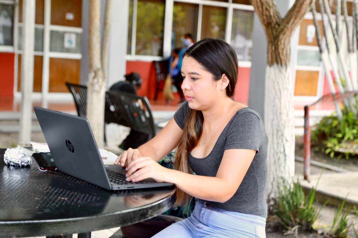 APOYA LA UAT A SUS ESTUDIANTES CON BECAS Y ESTÍMULOS EDUCATIVOS