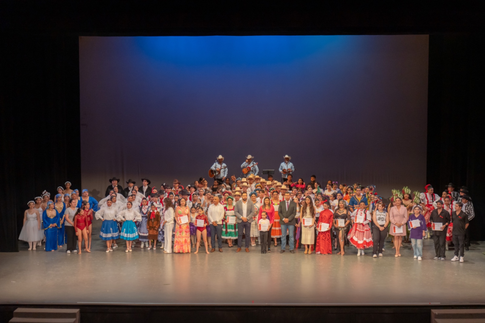 Presenta la UAT con gran éxito su Festival del Día Internacional de la Danza.